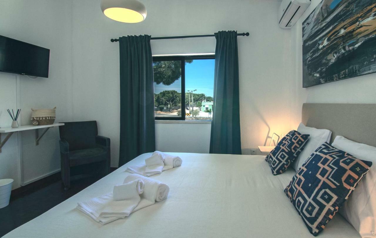 Pine House - Faro Airport, Beach And City Center Εξωτερικό φωτογραφία